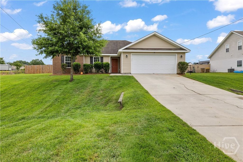 180 Bonnie Circle, Ellabell, GA 31308