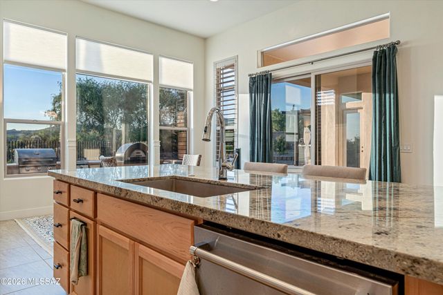 14175 N Los Saguaros Drive, Marana, AZ 85658