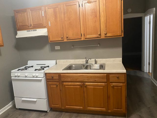 340 S Homan Street, Chicago, IL 60624