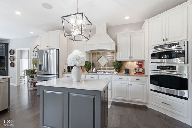 63 Hollaway Boulevard, Brownsburg, IN 46112