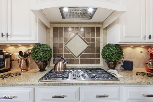 63 Hollaway Boulevard, Brownsburg, IN 46112
