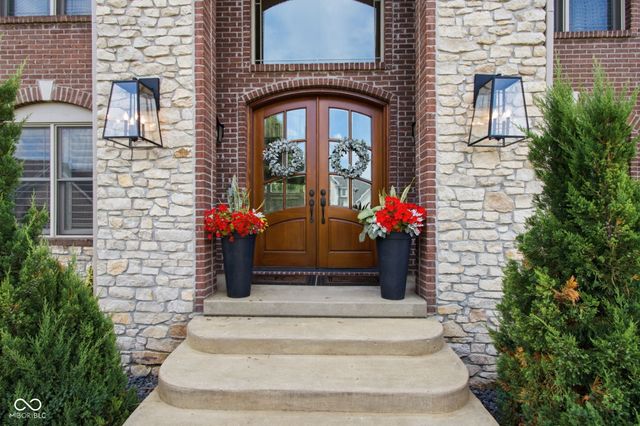 63 Hollaway Boulevard, Brownsburg, IN 46112