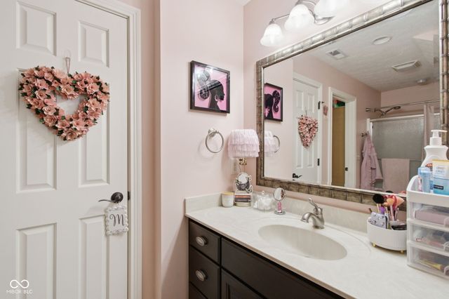 63 Hollaway Boulevard, Brownsburg, IN 46112
