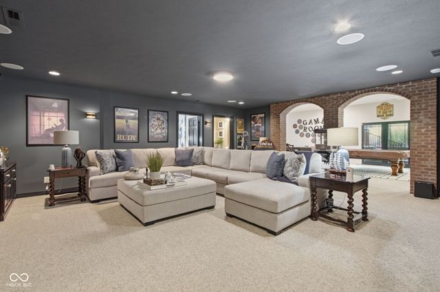 63 Hollaway Boulevard, Brownsburg, IN 46112