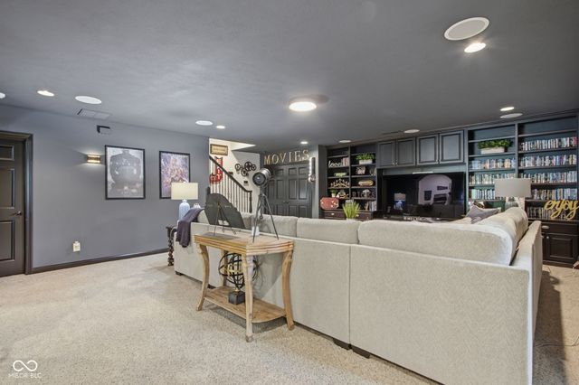 63 Hollaway Boulevard, Brownsburg, IN 46112