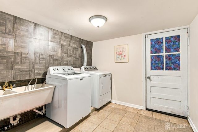 74 Elmwood Avenue, Edison, NJ 08837
