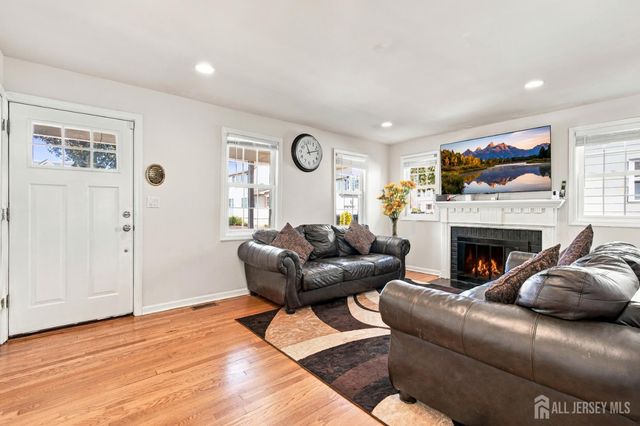 74 Elmwood Avenue, Edison, NJ 08837