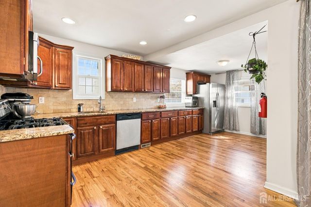 74 Elmwood Avenue, Edison, NJ 08837