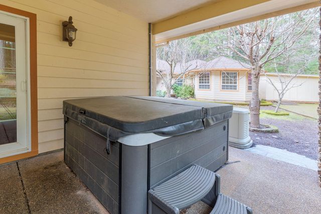 337 Daleo Drive, Grants Pass, OR 97527