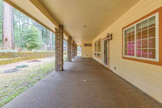 337 Daleo Drive, Grants Pass, OR 97527