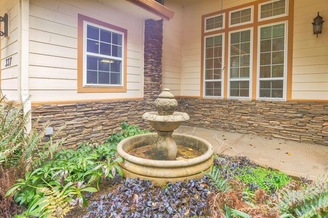 337 Daleo Drive, Grants Pass, OR 97527