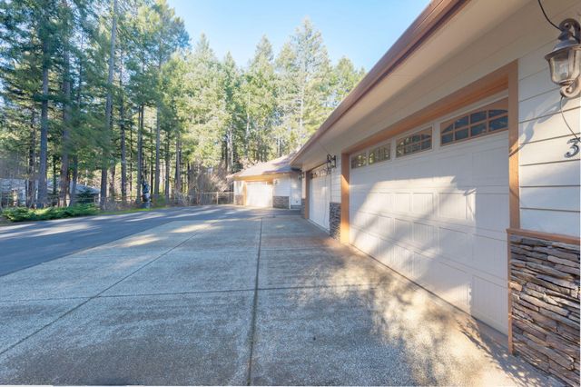 337 Daleo Drive, Grants Pass, OR 97527