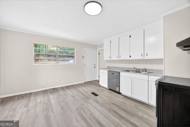 1049 Boulevard, Macon, GA 31211