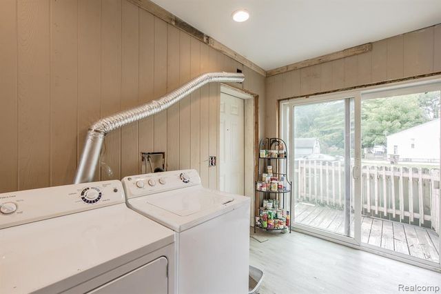 614 E Tennyson Avenue, Pontiac, MI 48340