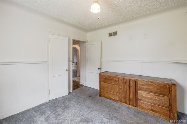 614 E Tennyson Avenue, Pontiac, MI 48340