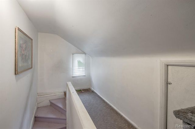 614 E Tennyson Avenue, Pontiac, MI 48340