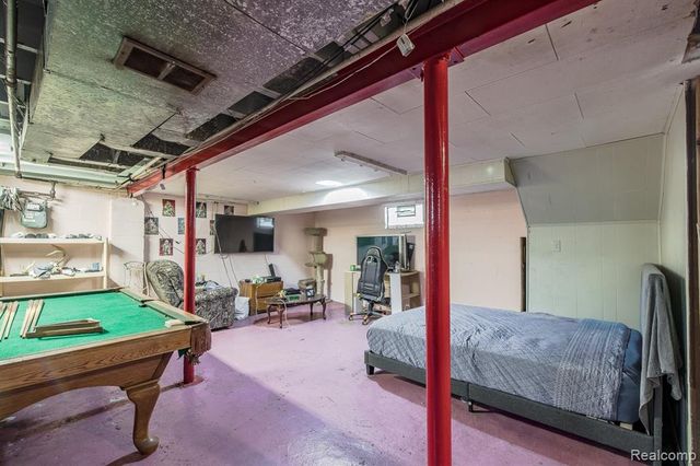 614 E Tennyson Avenue, Pontiac, MI 48340