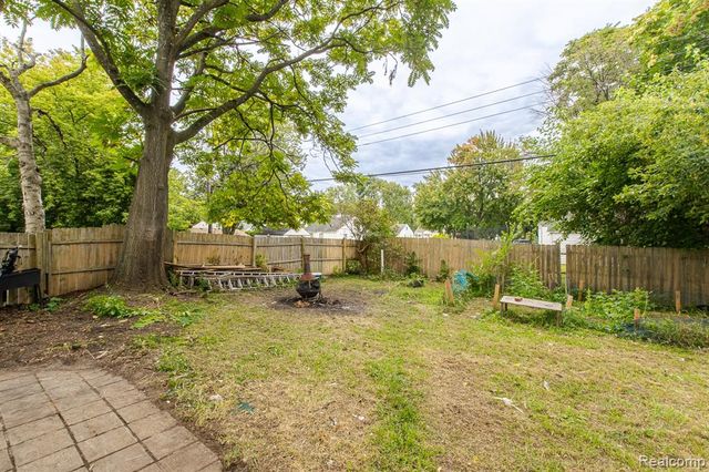 614 E Tennyson Avenue, Pontiac, MI 48340