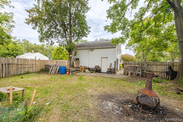 614 E Tennyson Avenue, Pontiac, MI 48340