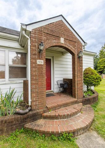 614 E Tennyson Avenue, Pontiac, MI 48340