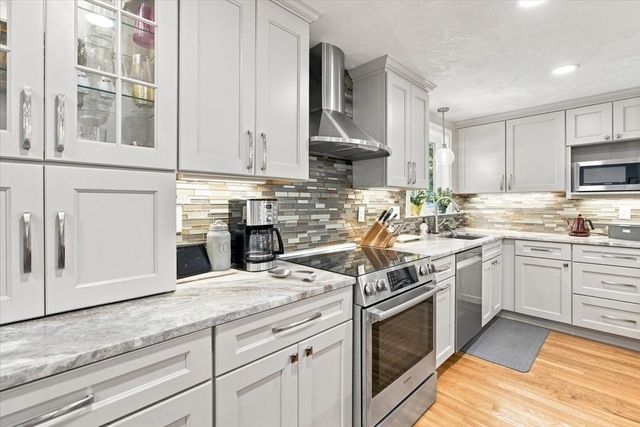 76 Westover Pkwy, Norwood, MA 02062