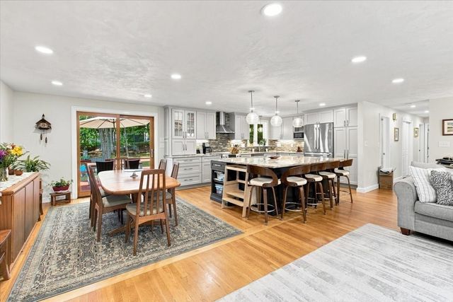 76 Westover Pkwy, Norwood, MA 02062
