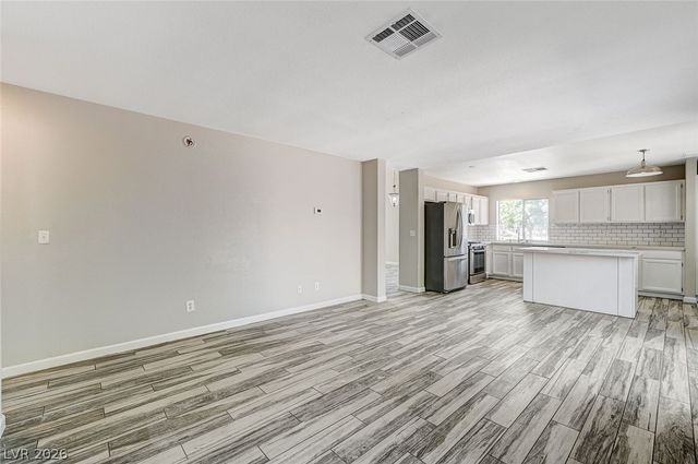 2000 Fallsburg Way, Henderson, NV 89002