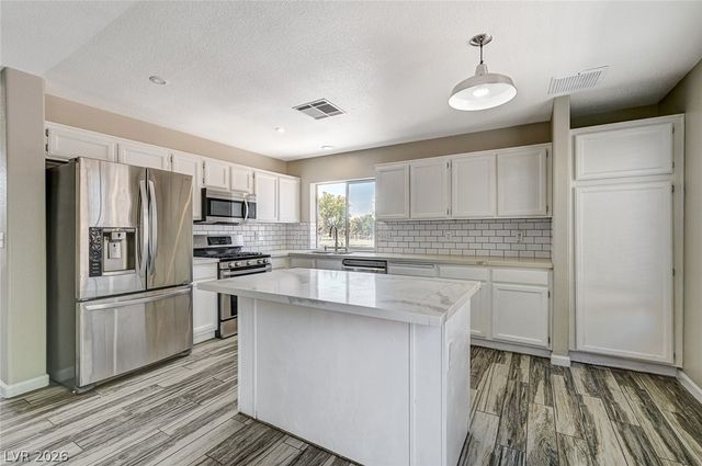 2000 Fallsburg Way, Henderson, NV 89002