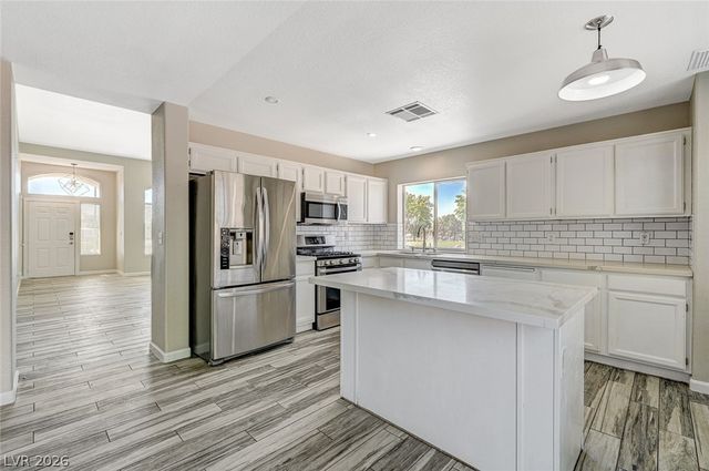 2000 Fallsburg Way, Henderson, NV 89002
