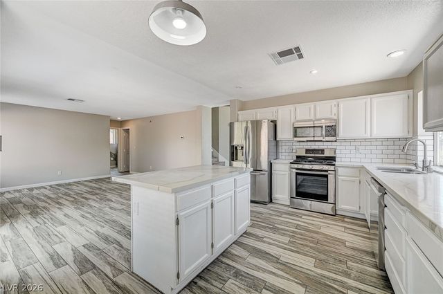 2000 Fallsburg Way, Henderson, NV 89002