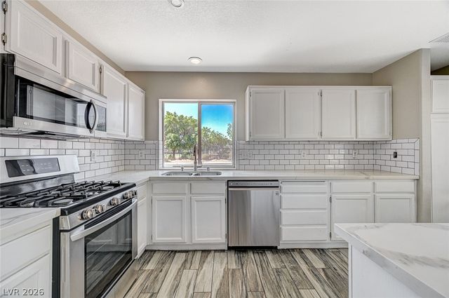 2000 Fallsburg Way, Henderson, NV 89002