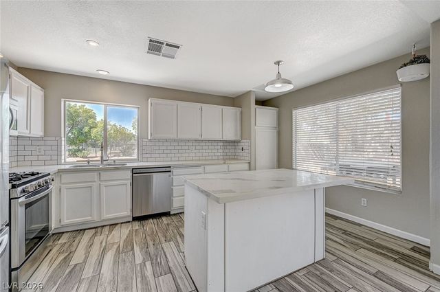 2000 Fallsburg Way, Henderson, NV 89002