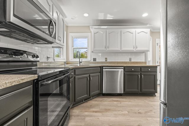 102 Claytor Lane, Madison, AL 35758