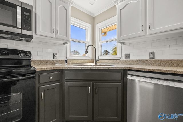 102 Claytor Lane, Madison, AL 35758