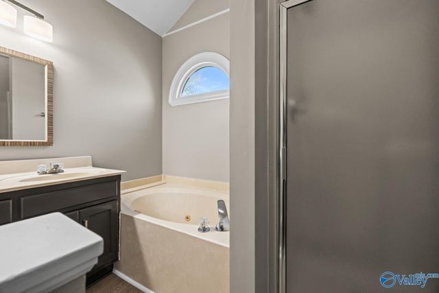 102 Claytor Lane, Madison, AL 35758