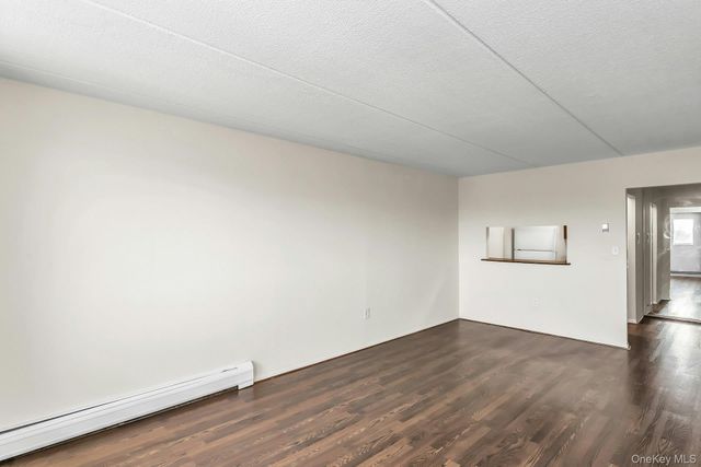 135 Post Avenue 5-L, Westbury, NY 11590