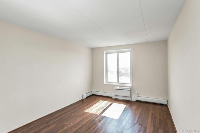 135 Post Avenue 5-L, Westbury, NY 11590