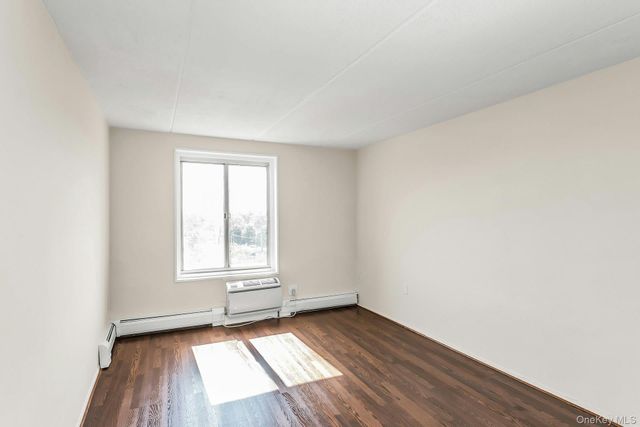 135 Post Avenue 5-L, Westbury, NY 11590