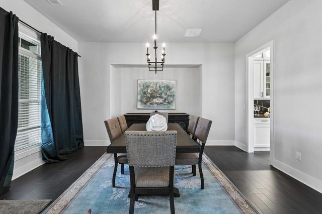 423 Oakleigh Avenue, Woodstock, GA 30188