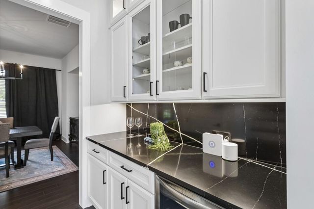 423 Oakleigh Avenue, Woodstock, GA 30188