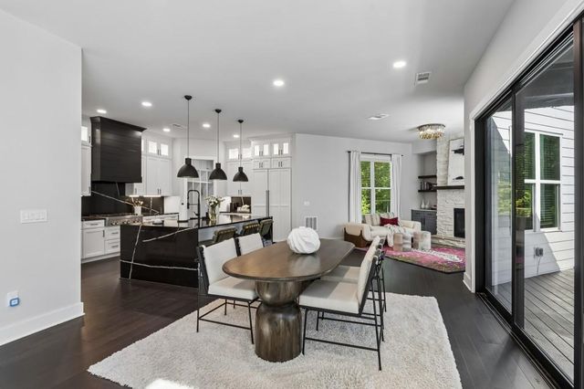 423 Oakleigh Avenue, Woodstock, GA 30188