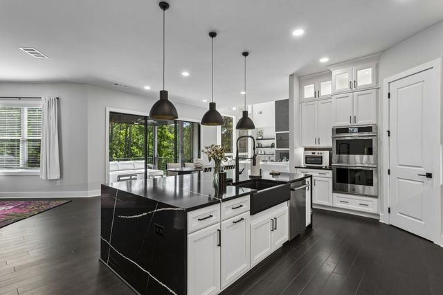 423 Oakleigh Avenue, Woodstock, GA 30188