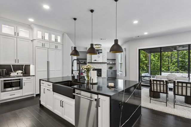 423 Oakleigh Avenue, Woodstock, GA 30188