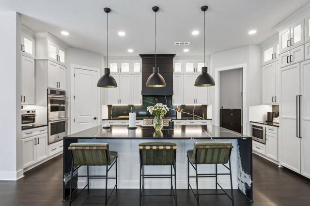 423 Oakleigh Avenue, Woodstock, GA 30188