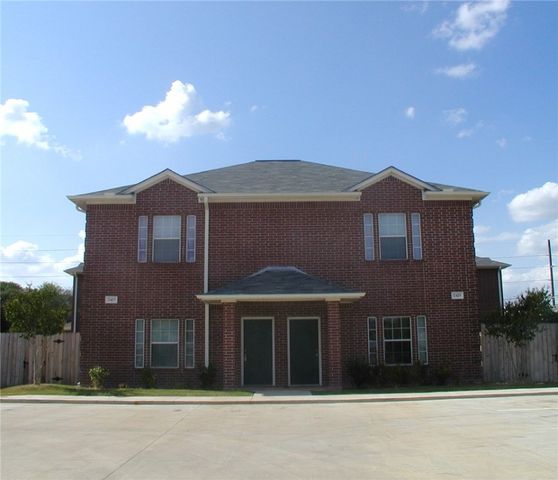 2425 Berger Drive, Bryan, TX 77802