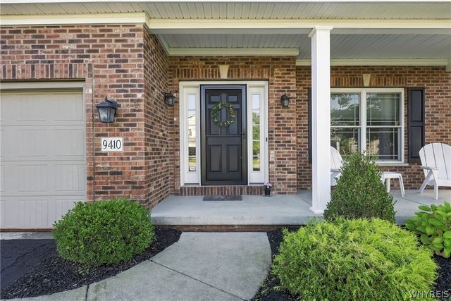 9410 Kristina Circle, Clarence, NY 14032