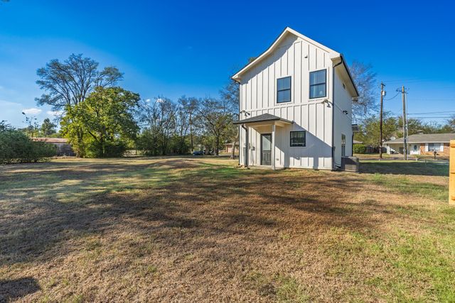 222 E Middle Street, Sulphur Springs, TX 75482