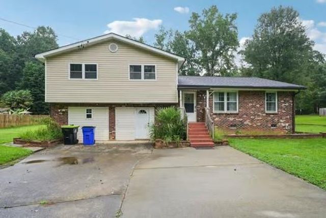 140 Creek Circle, Stockbridge, GA 30281