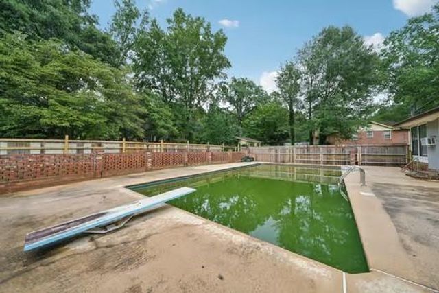 140 Creek Circle, Stockbridge, GA 30281