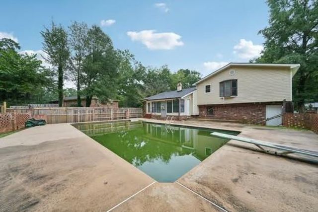 140 Creek Circle, Stockbridge, GA 30281